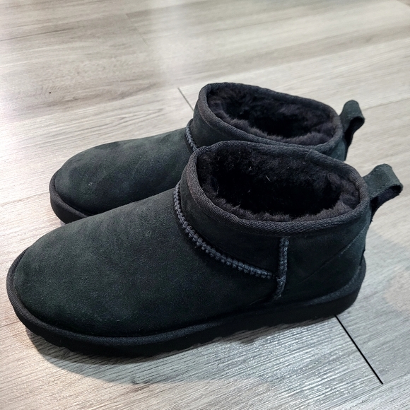 UGG Classic Ultra Mini Booties Black Boots NWOT Size 7 - Picture 2 of 6